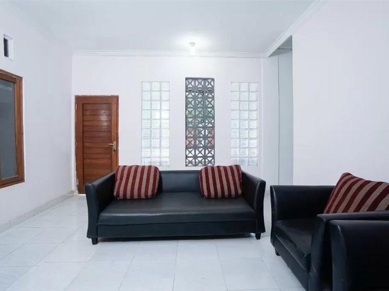 Reddoorz Syariah At Falisha Umy Ngabean Экстерьер фото