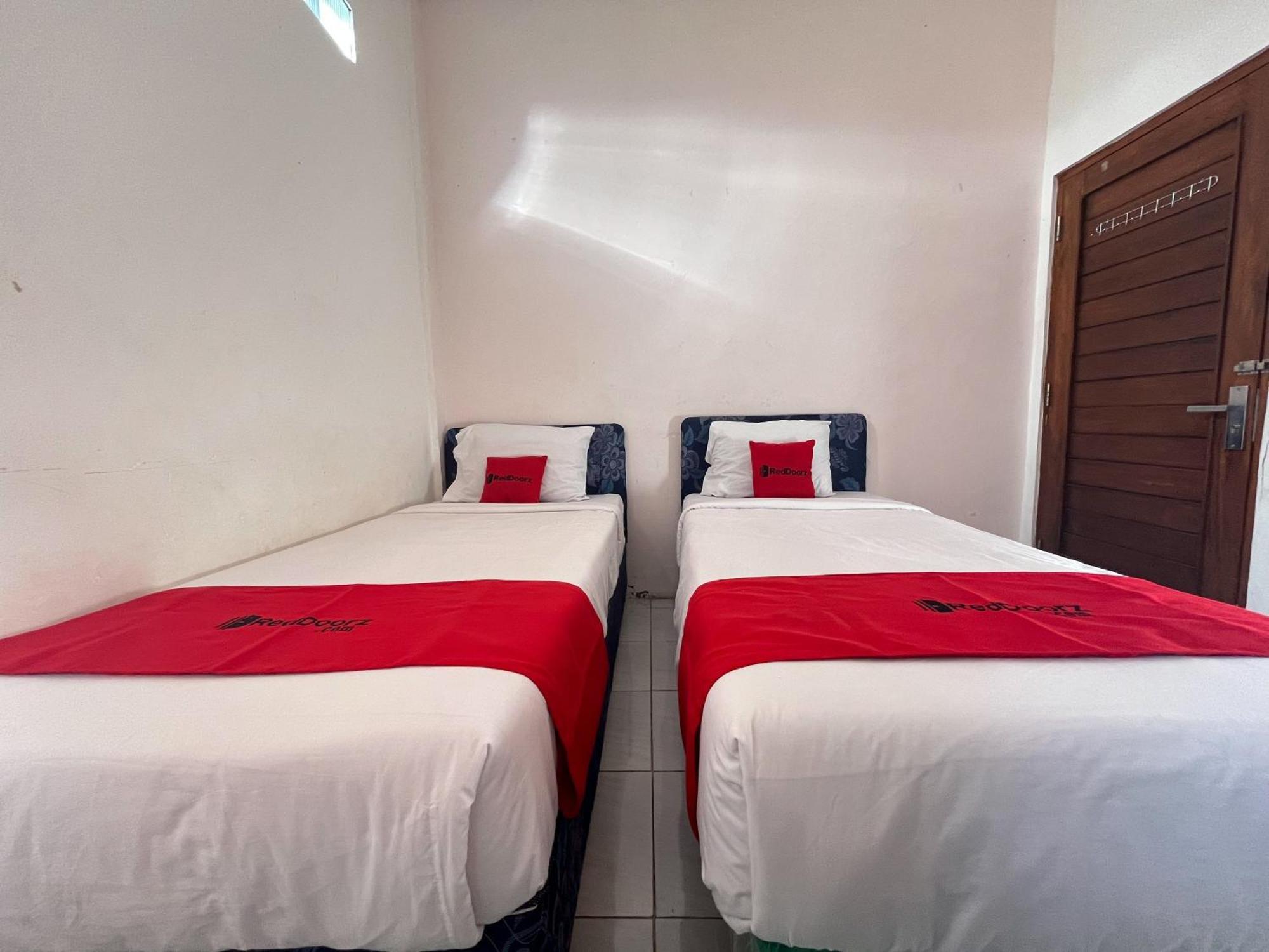 Reddoorz Syariah At Falisha Umy Ngabean Экстерьер фото