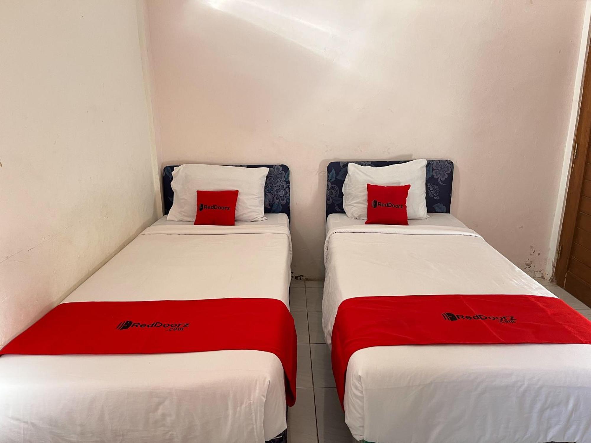 Reddoorz Syariah At Falisha Umy Ngabean Экстерьер фото