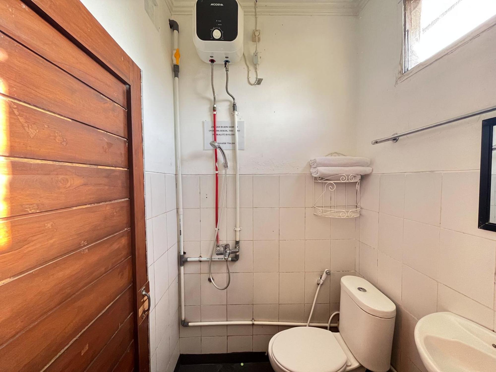 Reddoorz Syariah At Falisha Umy Ngabean Экстерьер фото