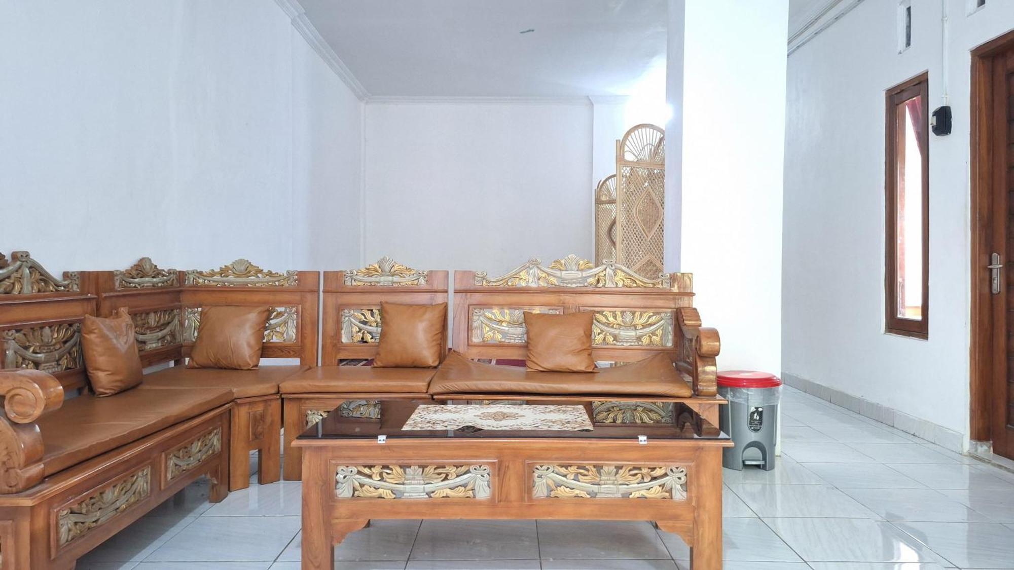 Reddoorz Syariah At Falisha Umy Ngabean Экстерьер фото